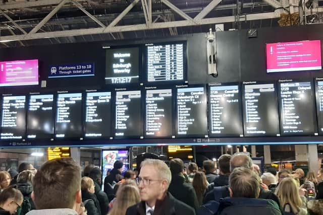 Passengers stranded at Edinburgh Waverley on Thursday evening 