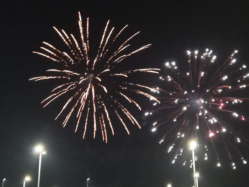 The Halfway Fireworks Display is a massive, free community event in Cambuslang, drawing crowds from across the area for a lively evening of entertainment. Fairground rides will run from 1:00 PM, creating an all-day atmosphere, with the spectacular and well-attended fireworks display scheduled to light up the sky around 7:00 PM. 🗺️ Address: Newton Park & Ride