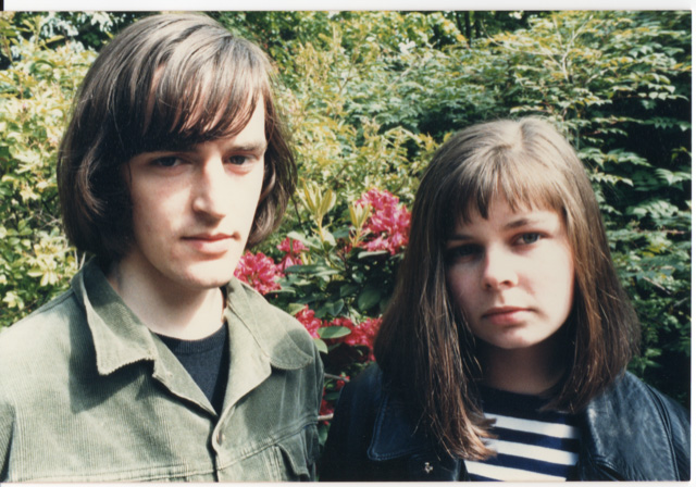 A cult favourite in indie and alternative rock, The Vaselines were adored by Kurt Cobain, who helped introduce their raw, playful song writing to a global audience. Songs like Son of a Gun and Mollyβs Lips remain underground classics, blending punk energy with lo-fi charm.
