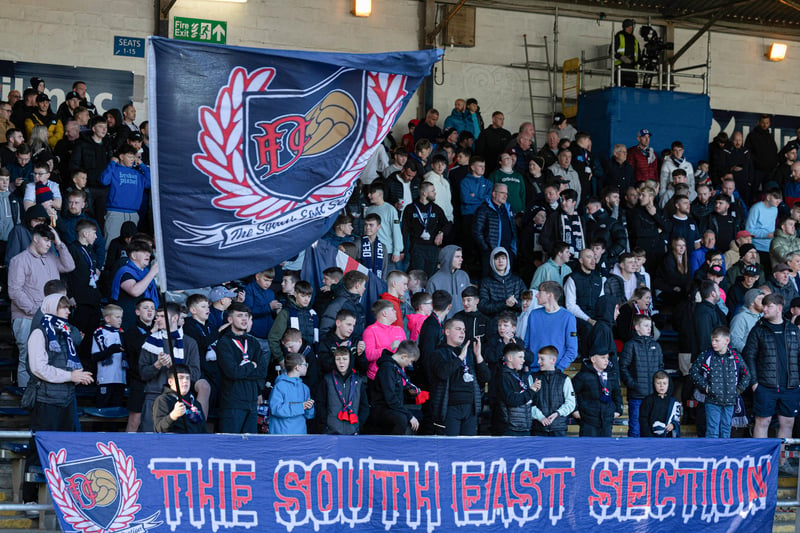 Dundee FC welcomes 5,537 fans each week on average. 