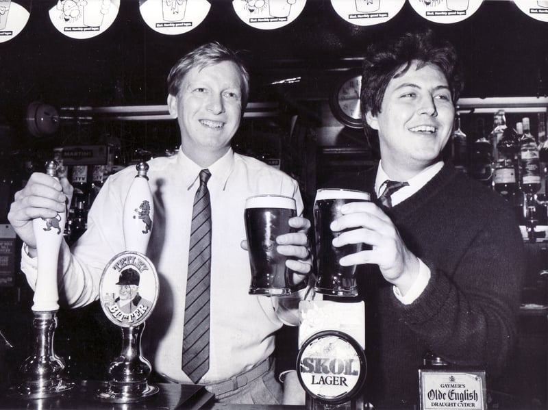Dave Tollerfield (left), of the Red Lion pub, and Mark Dalton, of the White Lion pub, pictured in 1986