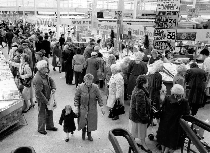 Christmas shoppers at Sheffield's Castle Fish Market in November 1986