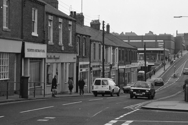 Join us for a stroll in Ryhope.
We've got Ryhope Super Store and more in this 1984 flashback.