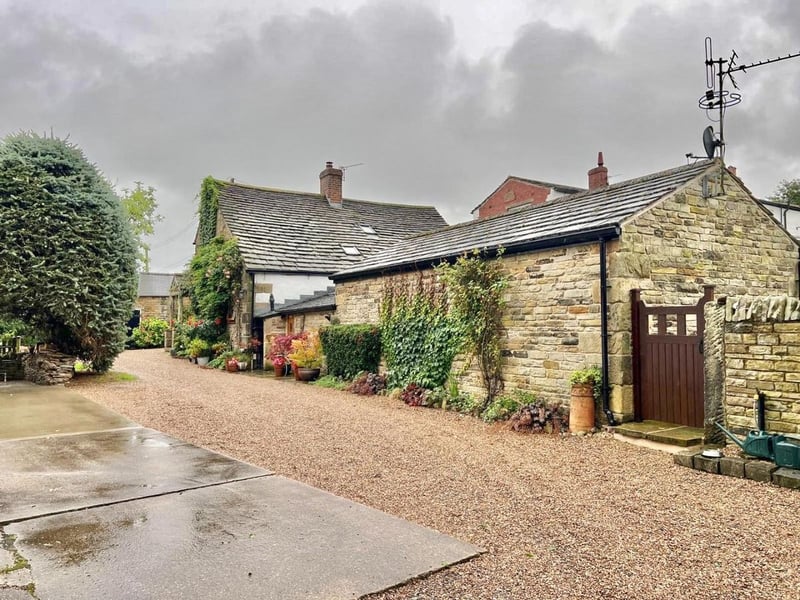 The agents have said this home is "oodled with character". (Photo courtesy of Zoopla)