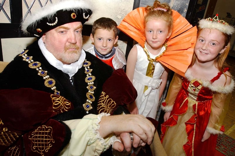 Year 3 pupils Brandon Crumbie, Sophie Marrs and Rachel Redman had a great day with actor Ray Irving when they learned about Tudor times in 2007.