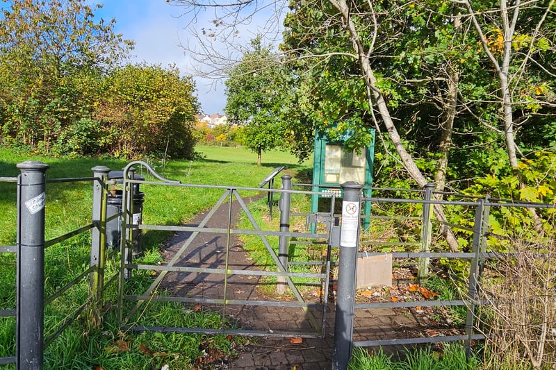 The entrance by Callington Road is suitable for wheelchairs. A community board and information board can be found near this entrance, however, they are worn out