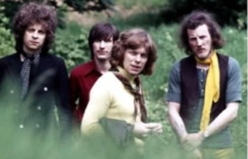 The British rockers The Idle Race were active in the late 60s and 70s, with Days on Broken Arrows one of their more popular tunes. They formed in Birmingham and had a cult following but never enjoyed mass commercial success