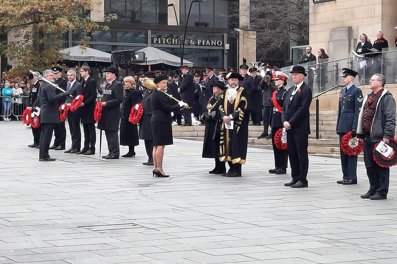 Lord Mayor Colin Ross, Master Cutler Charles Turner, city council leader Tom Hunt and South Yorkshire mayor Oliver Coppard were among civilians laying wreaths.