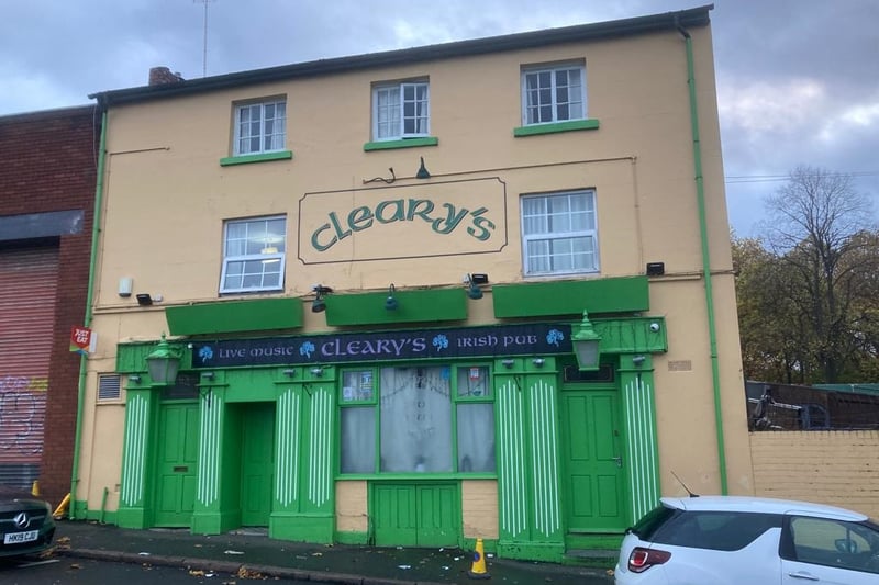 A lively family-run pub that has a great atmosphere and is renowned for serving a decent pint of Guinness - every time. Has a genuine Irish feel and atmosphere, so if you closed your eyes and opened them again you could imagine you had been transported to the Emerald Isle.