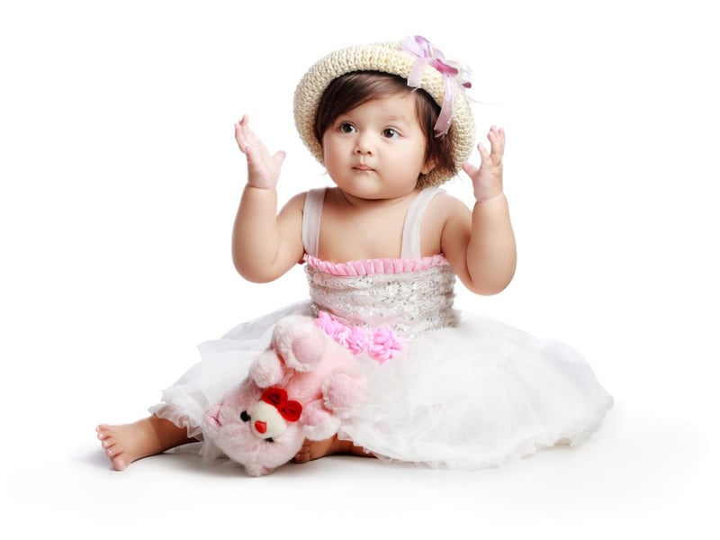 Cora is a Greek name meaning 'maiden' or 'daughter'.