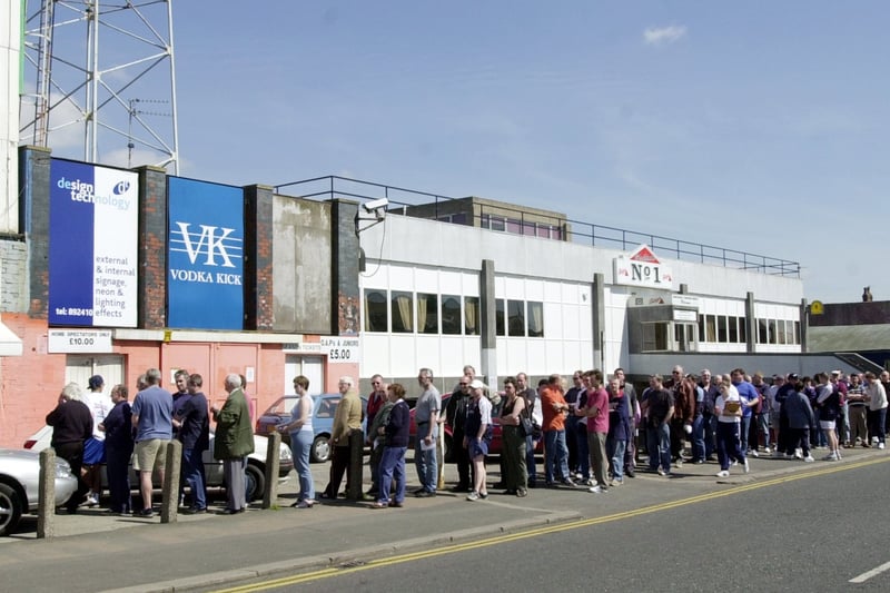 Blackpool fans queue for 2000-01 old Division Three play-off final tickets against Leyton Orient
