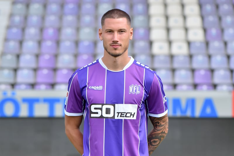 27-year-old left-back Haas has been without a club since departing VfL Osnabruck last month. 