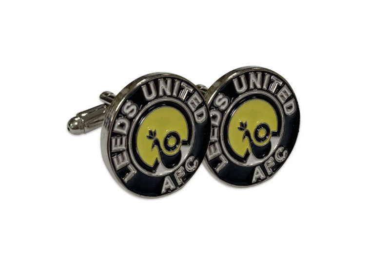 Another way to jazz up a suit with some Leeds United themed accessories.