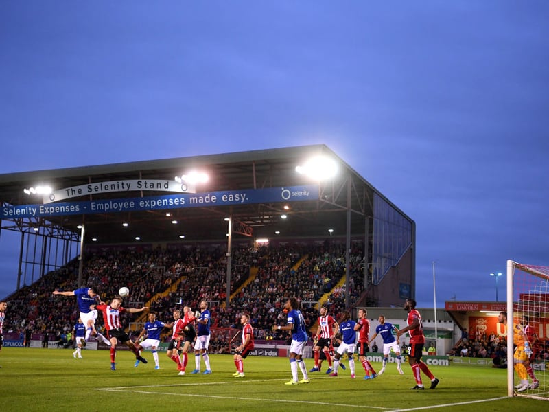 Average attendance: 7,656