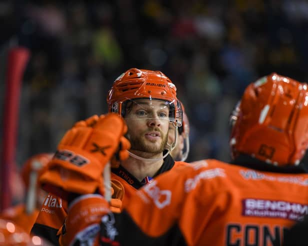 Robert Dowd in action for the Sheffield Steelers