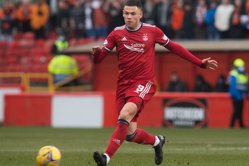 Aberdeen 1-0 Hibs: Christian Ramirez scored the only goal of the match with Hibs' Darren McGregor sent off in the final minute of play