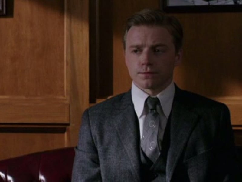 Jack Lowden plays FBI agent Crawford in Capone - a 2020 biopic of ruthless Chicago businessman and bootlegger Al Capone, played by Tom Hardy.