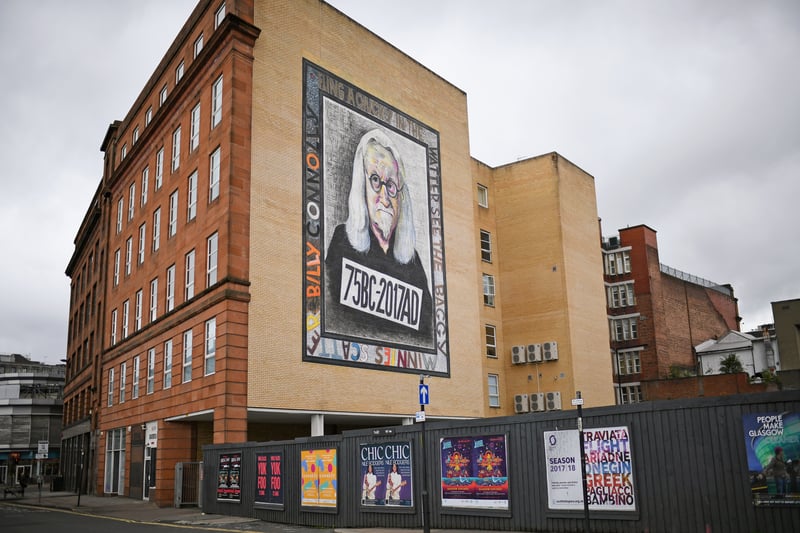 Glasgow City Council approved an application for 288 flats  at the corner of Osborne Street/Old Wynd  despite the fact it will obscure the Billy Connolly mural. 