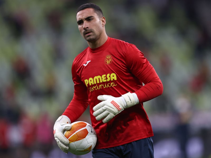 34yo - The Spaniard recently left boyhood club Real Valladolid after a second spell where his game time was severely limited behind long-time incumbent Jordi Masip. Counts Atletico Madrid and Villarreal among his former teams and could be a shrewd pick-up.