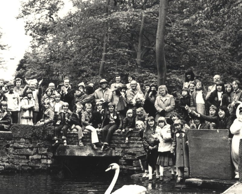 27 retro photos capturing fun at Endcliffe Park over the years