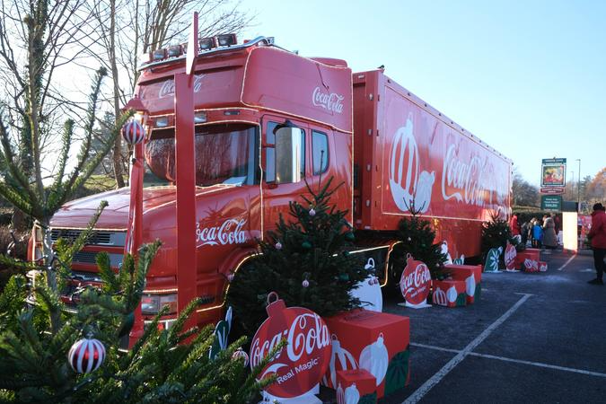 The Coca Cola truck arrived at the Gypsy Queen pub in Beighton earlier today (Friday, December 1, 2023)