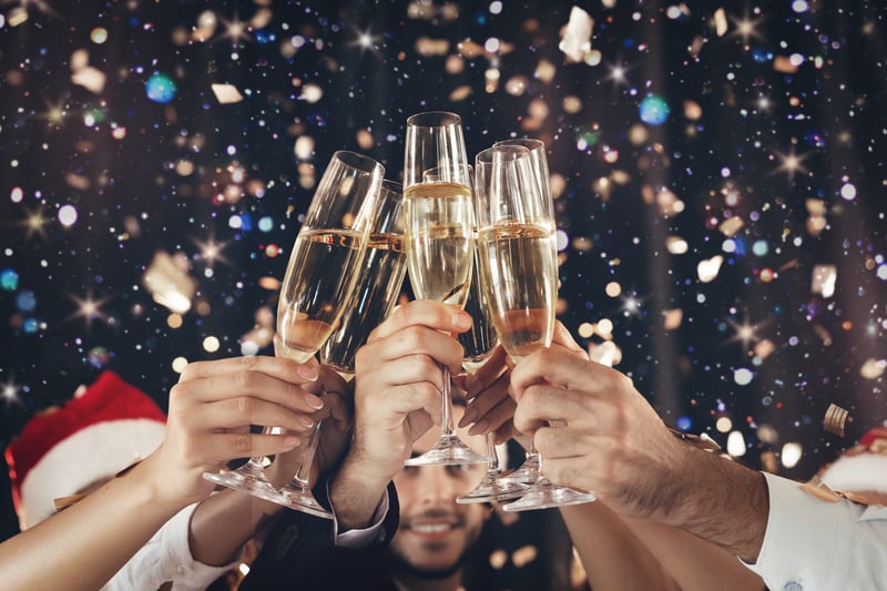 Resorts World has several parties but most of them have sold out. However, you can still make it to New Year's Eve Gala Night at Sky Bar & Restaurant. The bar package is from £60 per person and the restaurant package is from £135 pp. There's going to be drinks, food, DJ and loads of dancing. 