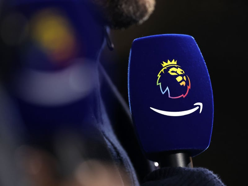 Tonight’s game will be broadcast by Amazon Prime in the United Kingdom and their coverage of eight Premier League matches this week have shown off a new addition to the TV viewing experience. Prime have introduced indicators above every team to show how many substitutes each manager has left at their disposal.