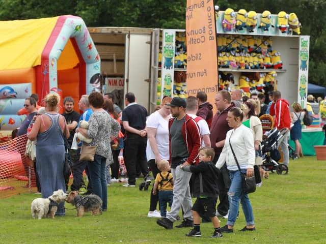 Picture shows people enjoying the Lowedges Festival. Picture: Chris Etchells, National World