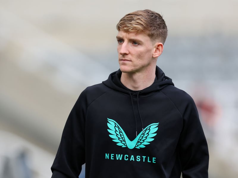 Was running on empty in the first half and looked well off the pace. That was proven shortly after half-time as he went down injured and was withdrawn.
