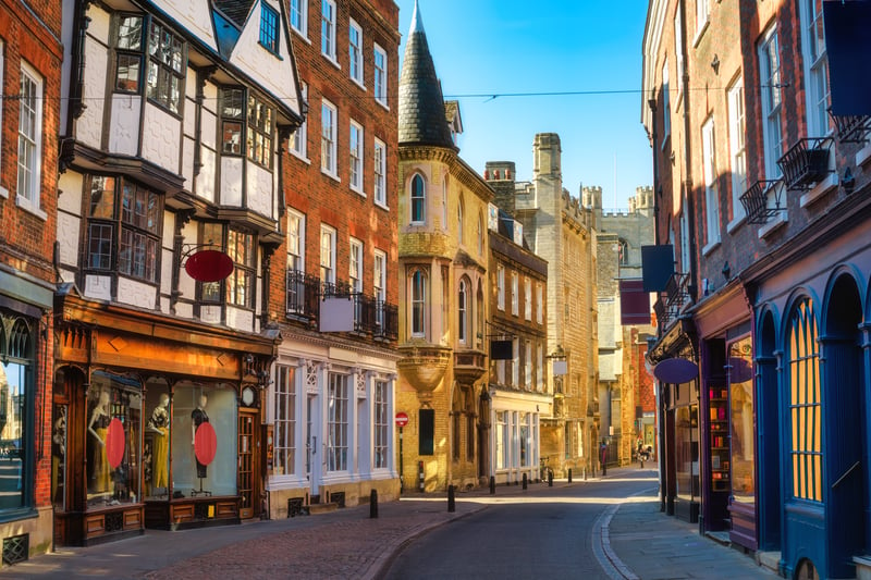 While Cambridge is certainly home to many local businesses and shops, it also has a dedicated shopping area for big-name brands. The town undergoes a festive makeover at Christmas time, paying homage to its historic roots while also staying true to its modern vibe.