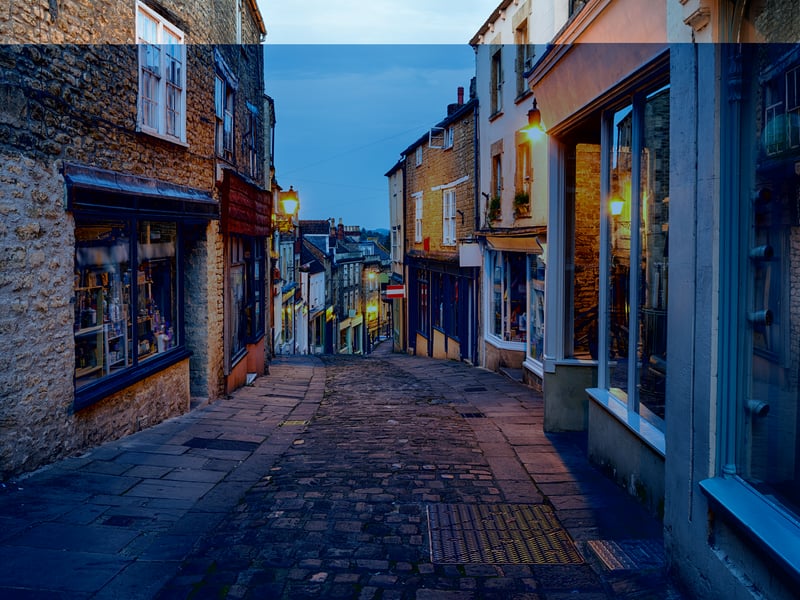 Frome in Somerset is most known for its local gallery where it sells pieces for five-figure sums, as well as being a British celebrity hotspot. Shopping opportunities at Frome include vintage record shops, a ceramic-owned homeware seller, as well as hand-made jewellery stalls within the Frome Independent Market. Frome also put on flea and antique markets each week.