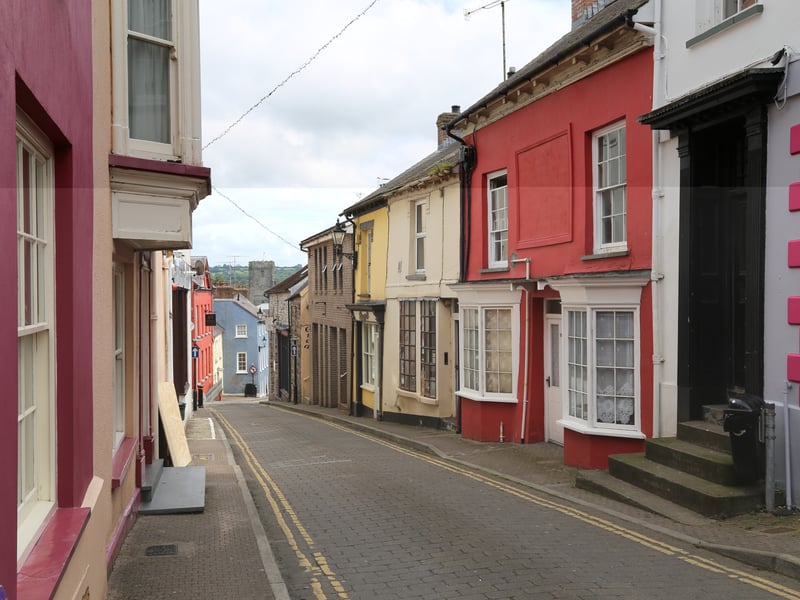 Cardigan in Ceredigion, Wales decorates its beautiful town in an upmarket Christmas fashion. The colourful town is home to many unique shops, including those dedicated to surf gear, and one-of-a-kind artwork.