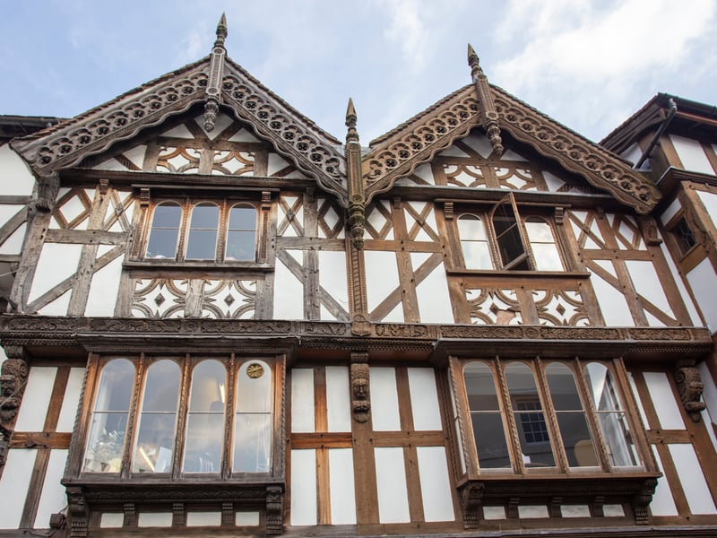 Ludlow in Shropshire has its very own market outside of Ludlow Castle, which has been a tradition since 1086. The town is also home to beautiful shops such as Bodenhams, Little Twidlets and Ludlow Vintage.