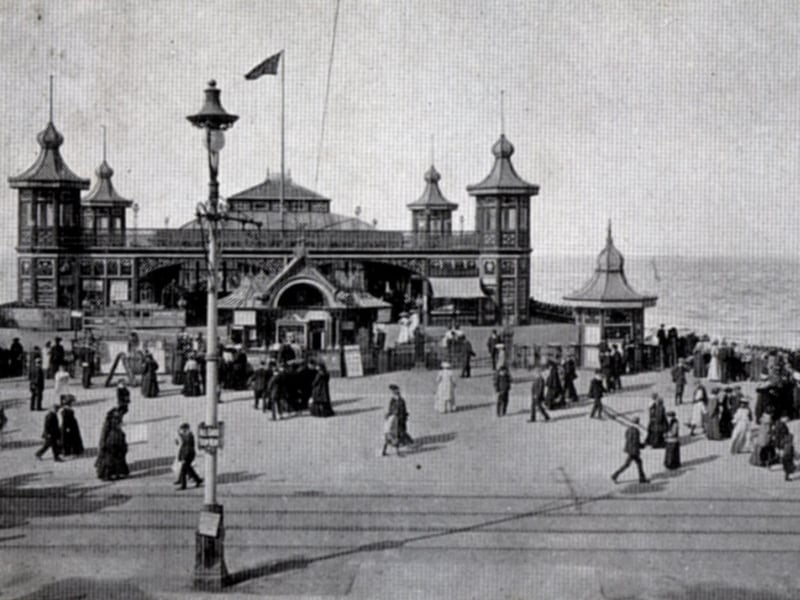Central Pier in 1906. The pier originally had a steamer jetty which was swept away in 1964