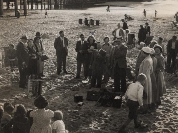 A Sunday afternoon service close to South Pier