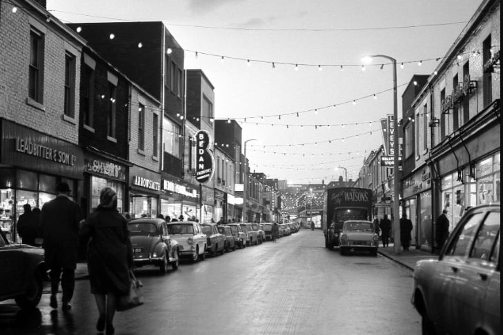 Here's Blandford Street looking seasonal in 1965.
The Beatles did it again and topped the charts with Day Tripper/We Can Work It Out.