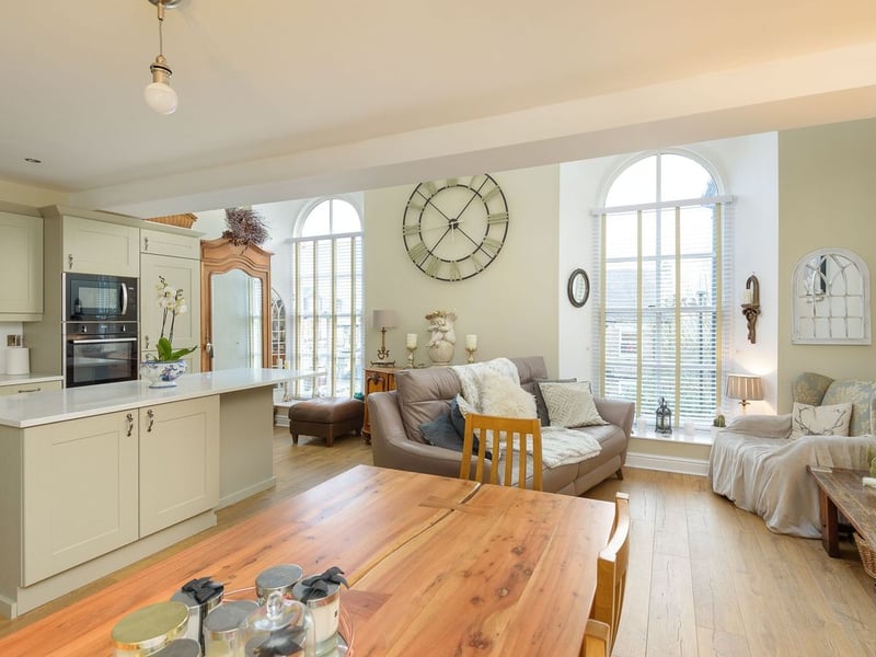 This large living space is very homely. (Photo courtesy of Zoopla)