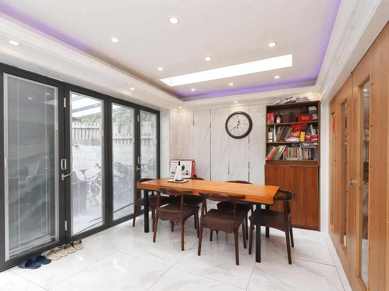 Large bi-fold doors bring in lots of light, but also provide access to the rear garden. (Photo courtesy of Zoopla)
