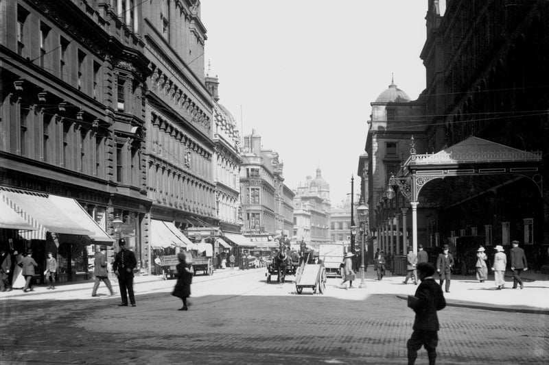 Outside Central Station on Gordon Street in 1914 looking east