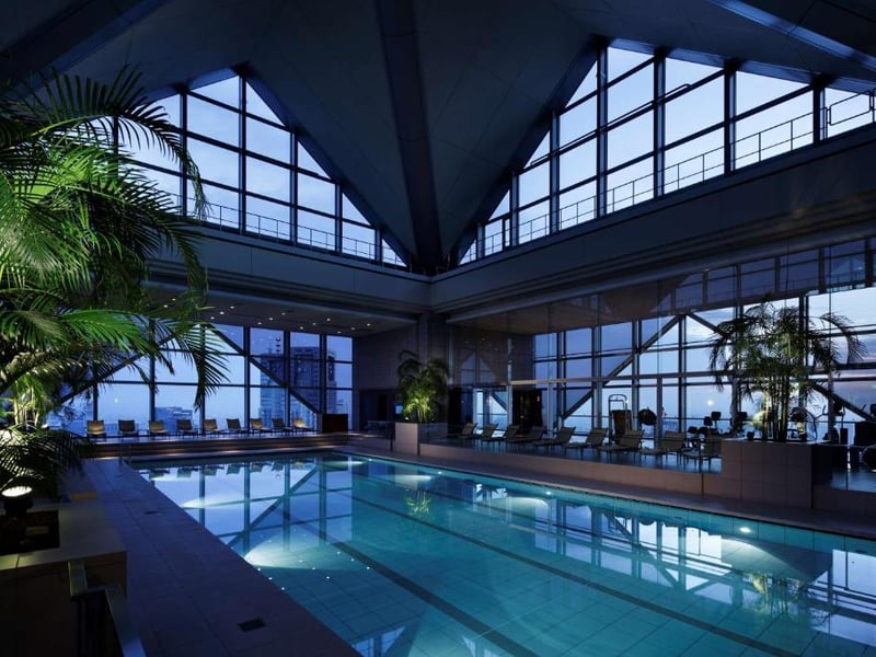 This incredible 5-star venue was the venue for almost all of the Tokyo based scenes in Lost In Translation. This luxury hotel will cost you around £1,580 for a deluxe two bed.