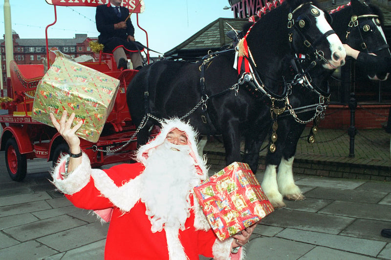 Santa arrives in Blackpool, courtesy of the Thwaites Dray 