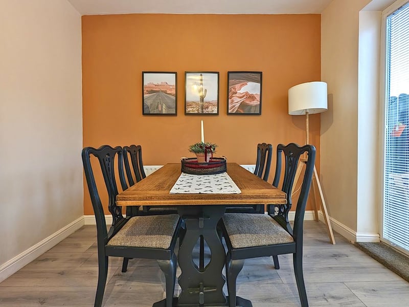 This dining space is part of the dining/kitchen room on the ground floor. (Photo courtesy of Zoopla)