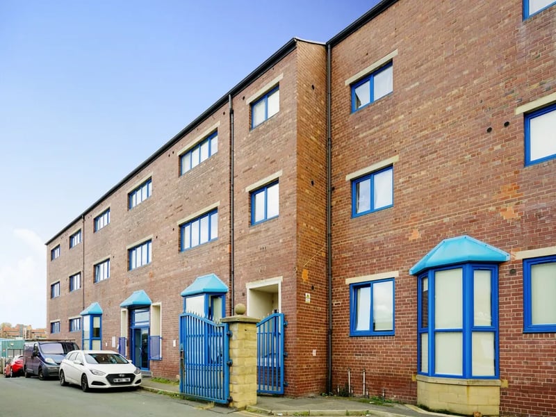 This 2 bed flat on Artist Street was last reduced on December 20 by a total of 23.8 percent, to £80,000.