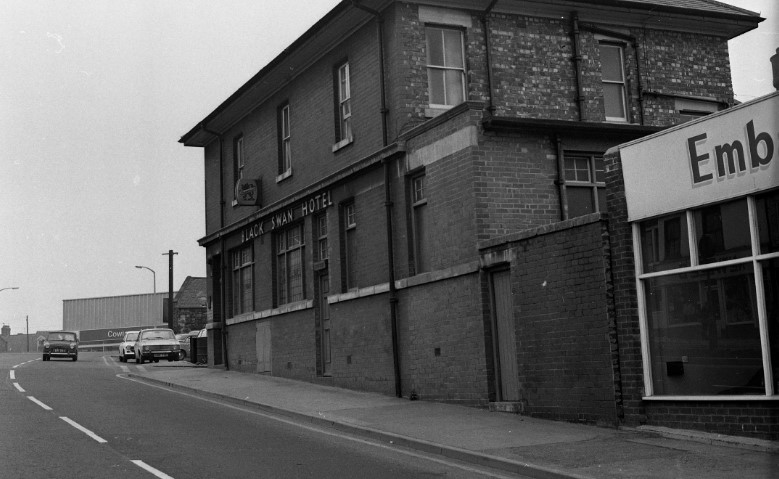 The Black Swan Hotel at Silksworth Row. Here it is in 1974.
We want to know if it was it your choice for a drink to welcome in the new year.