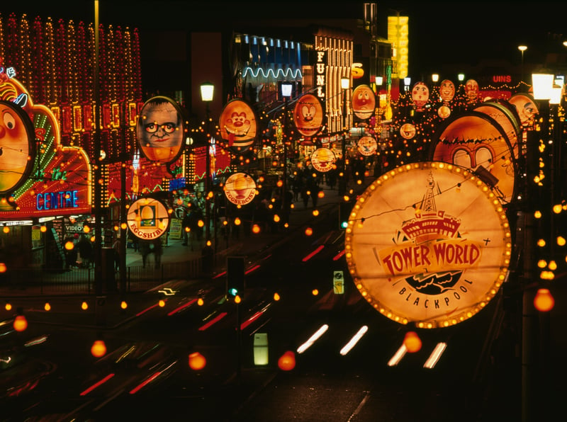 Lights and illuminations along the Golden Mile 1987. (Photo By RDImages/Epics/Getty Images)