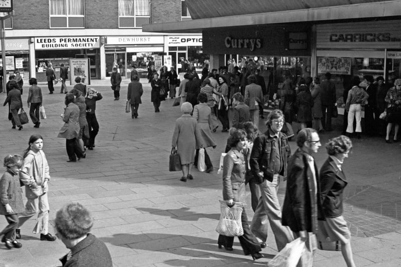 Easter shoppers were out in force in April 1976.