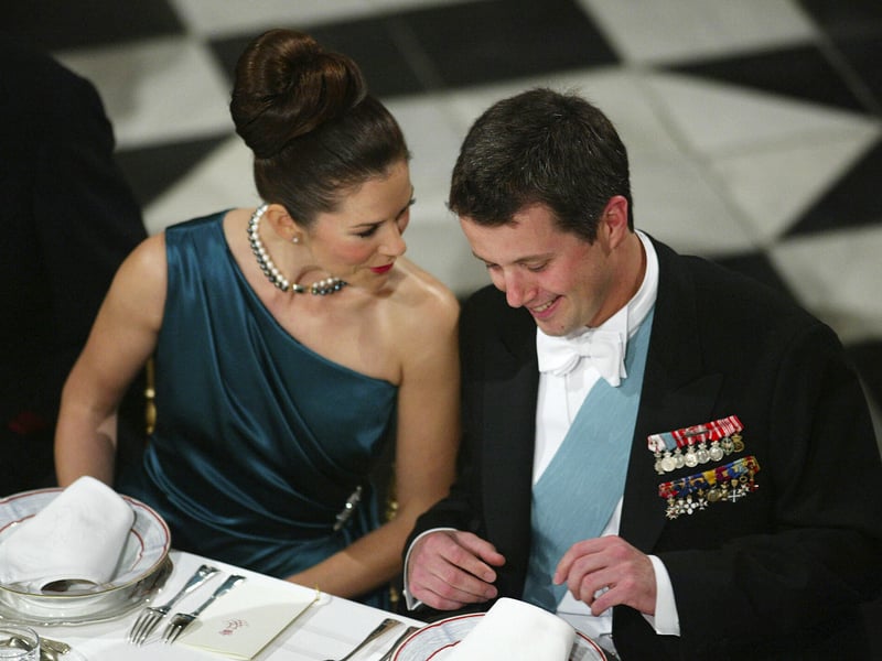 Following university, in 1998 Queen Mary travelled around America and Europe where she worked in Edinburgh for three-months as an Account Manager for Rapp Collins Worldwide.