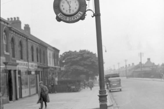 The electric clock in Newcastle Road in 1937.