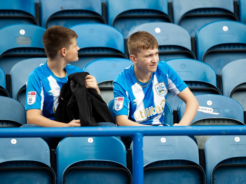 Average away attendance: 1,105