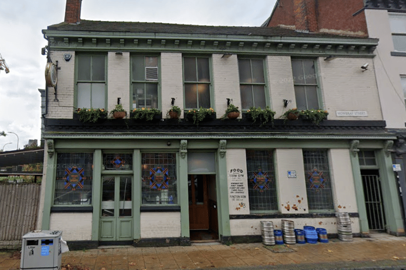 The Riverside on Mowbray Street near busy Kelham has original features including four leaded windows. Overlooking the Don, it offers real ales, a beer garden, live music and art shows in a lounge and upstairs space. Dates back to at least 1851.